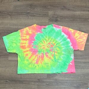 Vintage Single Stitch Tropical Bahamas Tie-Dye Cropped Shirt on Anvil Tag